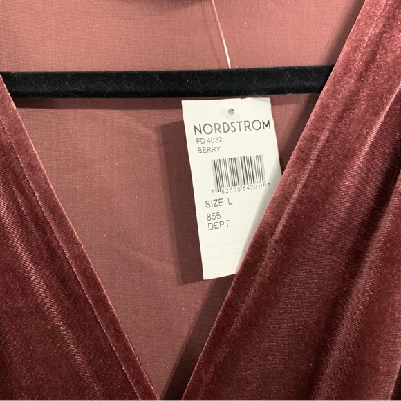 Nordstrom Fraiche by J NWT Berry velvet long sleeve vneck  jumpsuit. Size L - Picture 8 of 14